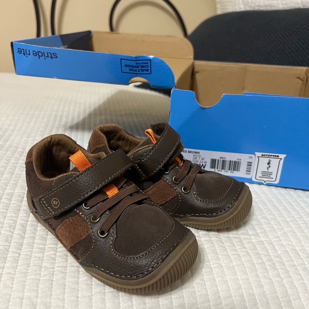 Stride Rite Kids Sneakers in Brown and Orange